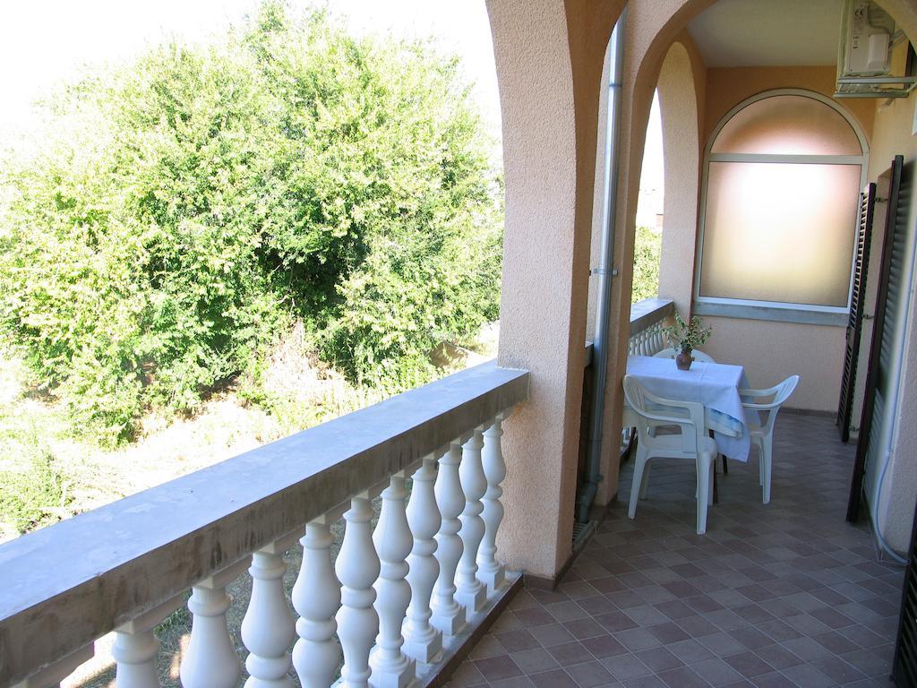 וודיצה Apartments Mediterranean Sundance חדר תמונה
